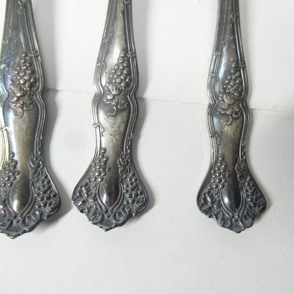 Vintage Grape 1904 Silverplate - Set of 12 Salad Forks International 1847 Rogers - Picture 2 of 7